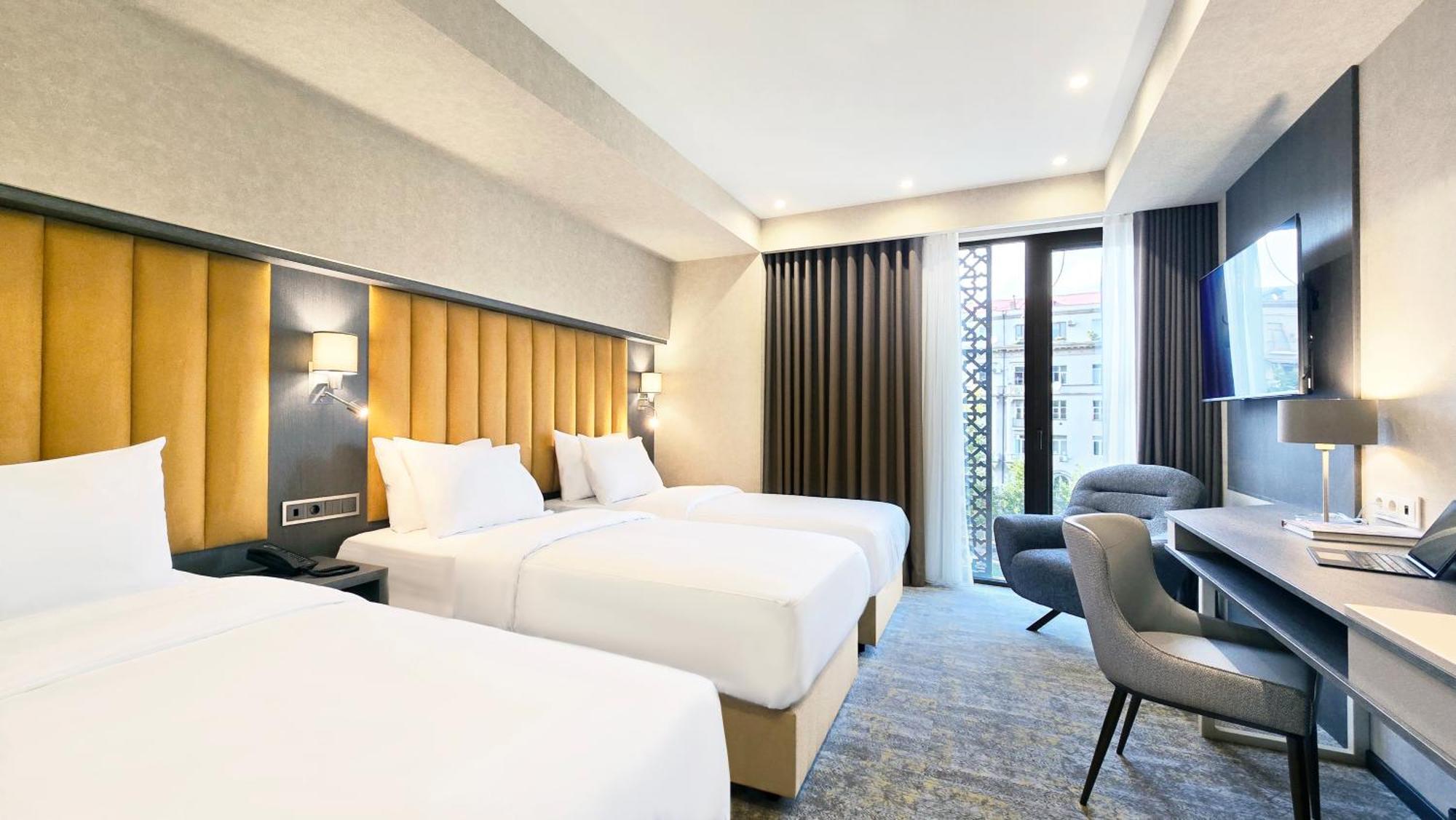 Griffin Hotel ティビリシ エクステリア 写真