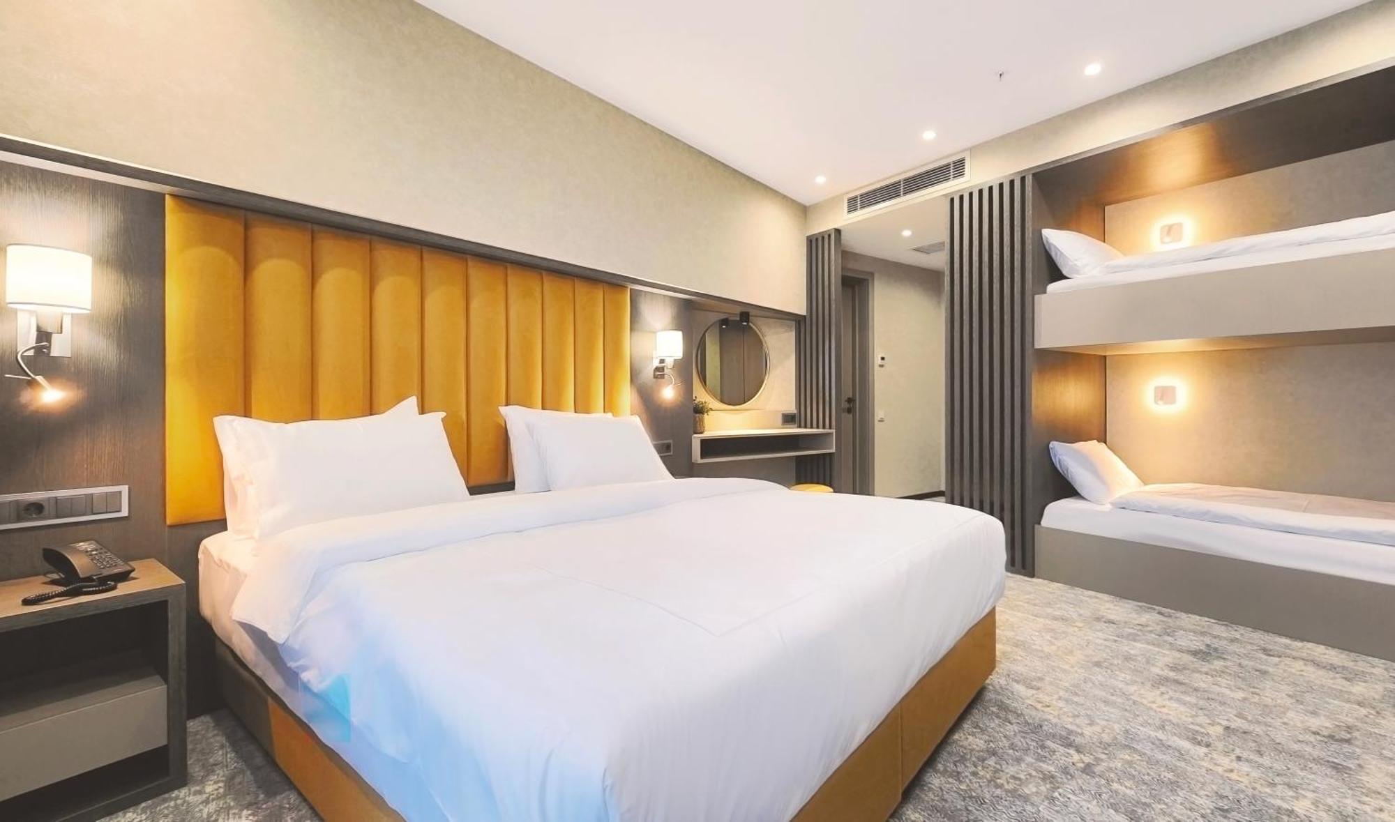 Griffin Hotel ティビリシ エクステリア 写真