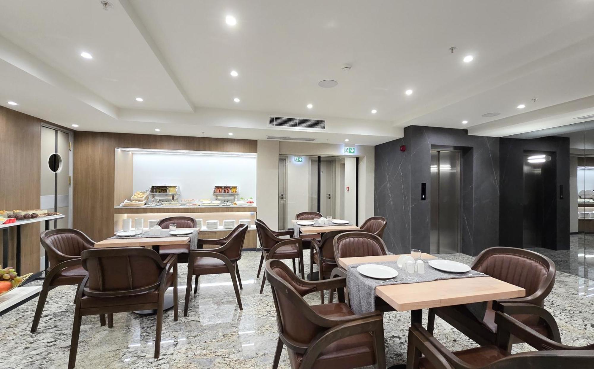 Griffin Hotel ティビリシ エクステリア 写真