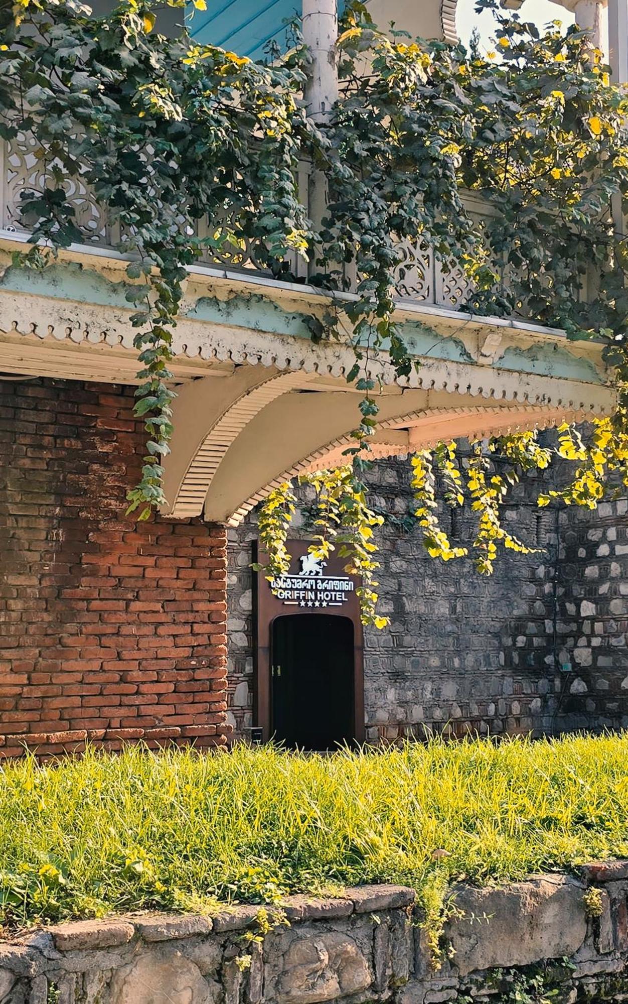 Griffin Hotel ティビリシ エクステリア 写真