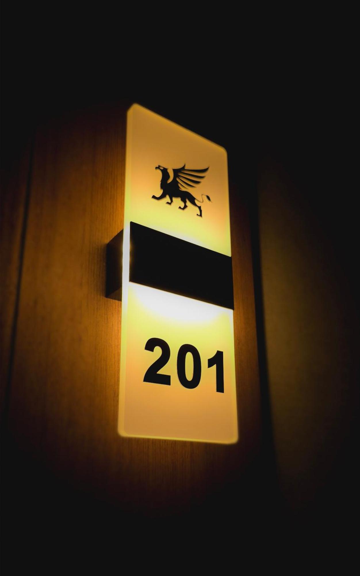 Griffin Hotel ティビリシ エクステリア 写真